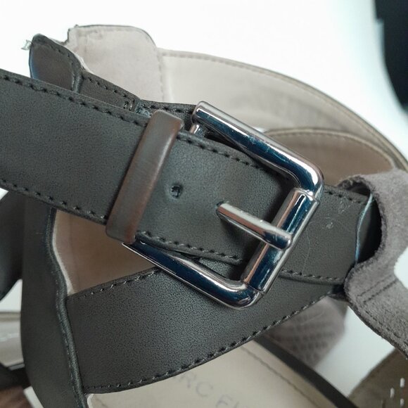 Women’s Marc Fisher Gray Suede Back Zip Peep Toe Block Heel Ankle Strap Size 10M - Picture 7 of 8